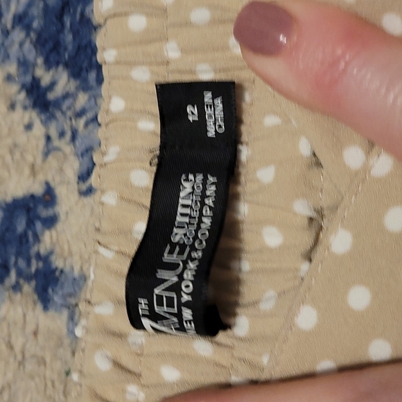 New York and Company sz 12 pleated polka dot tan white dress shorts WS38 - Picture 2 of 4